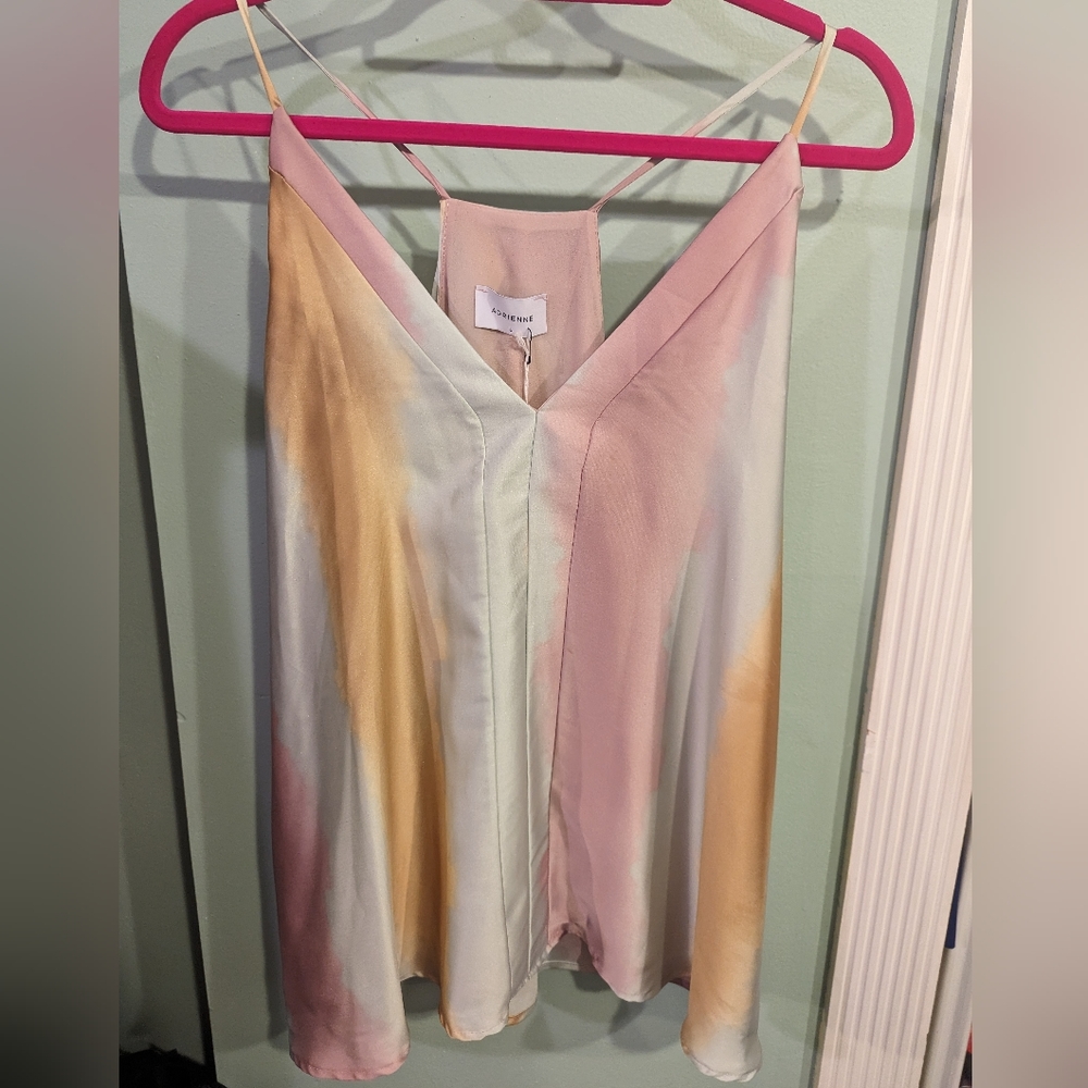 🔥NWT🔥: L Adrienne Feminine New Preppu multicolored dressy tanktop